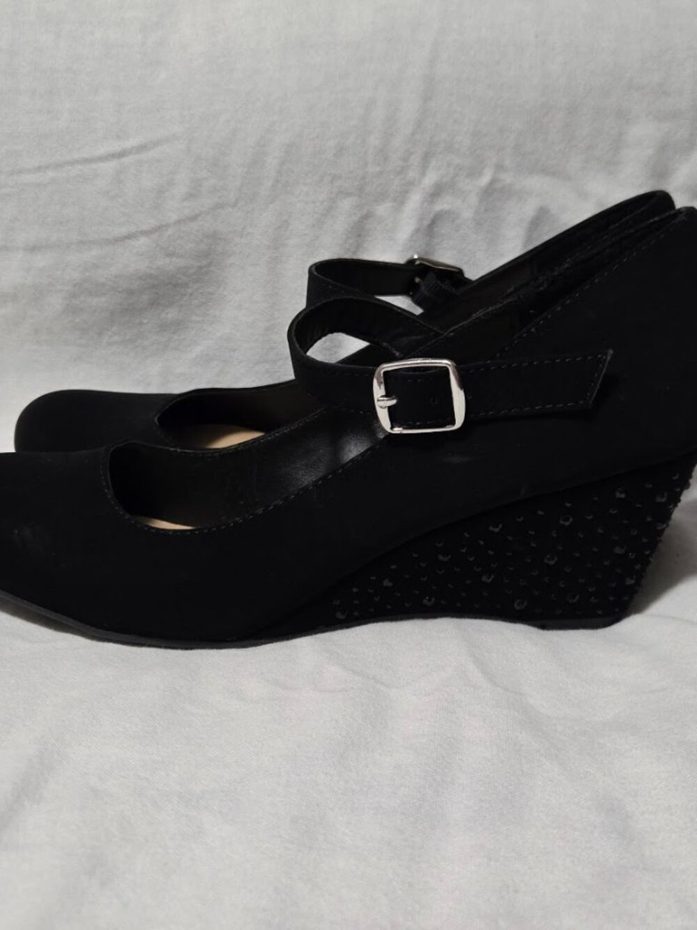 NWOT Me Too Mila Black Faux Suede Studded Wedge Mary Jane Pumps 8M